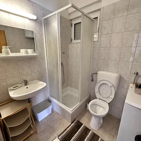 Apartment Flores *